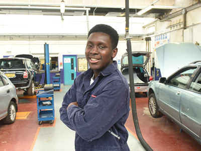 Student in a automotive workshop